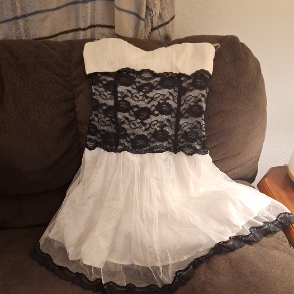 bloom Dresses & Skirts - Bloom Black and White Lace Mini Dress